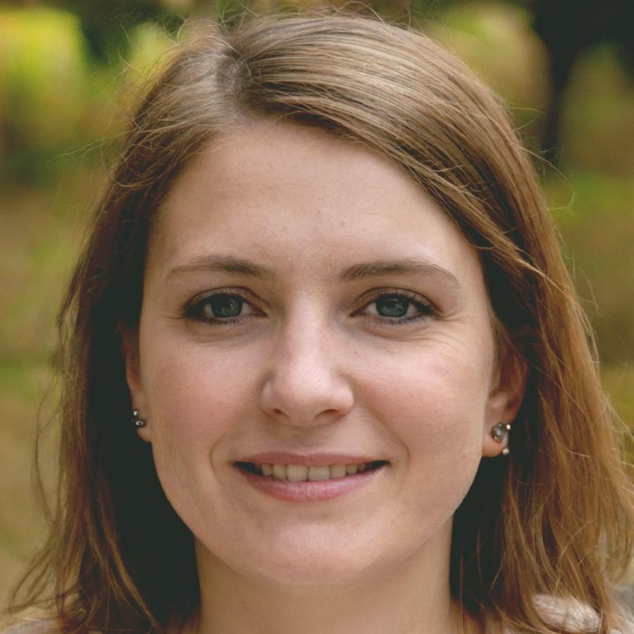 Portrait de Léonie Jourdan, formatrice en contrôle budgétaire